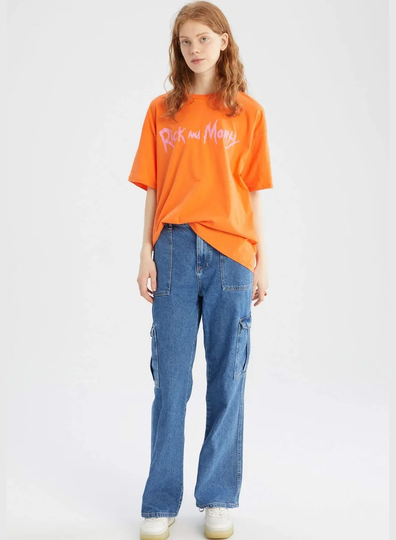 ديفاكتو Woman Rick and Morty Licenced Oversize Fit Crew Neck Knitted Short Sleeve T-Shirt