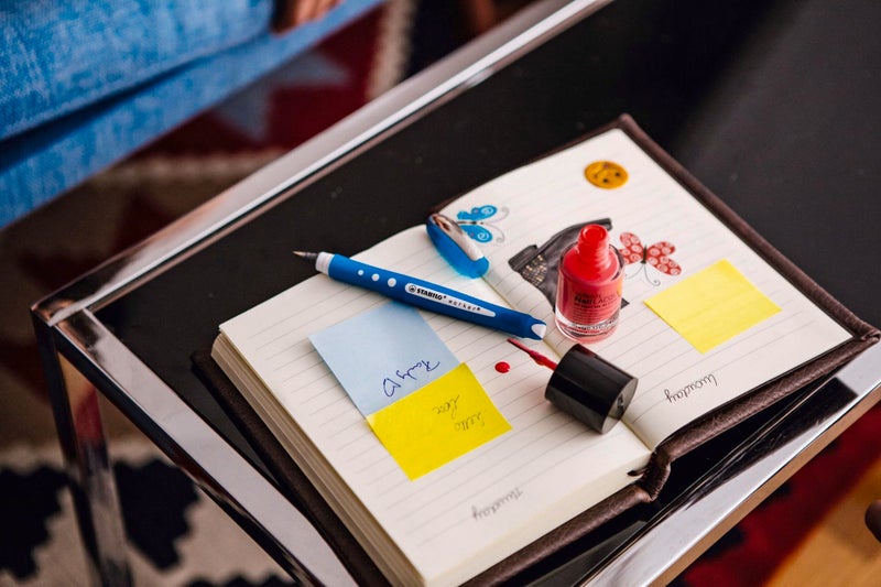 STABILO Rollerball worker+ colorful - Pack of 4 - Green, Red, Blue, Black, 0.5 mm Medium Tip, Non-Slip Grip, Smooth Writing - Image 5