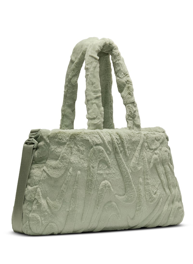 Nike حقيبة نايك سبورتسوير من الفرو الصناعي - Image 1