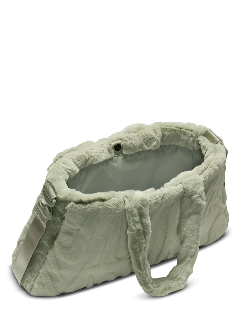 Nike حقيبة نايك سبورتسوير من الفرو الصناعي - Image 3