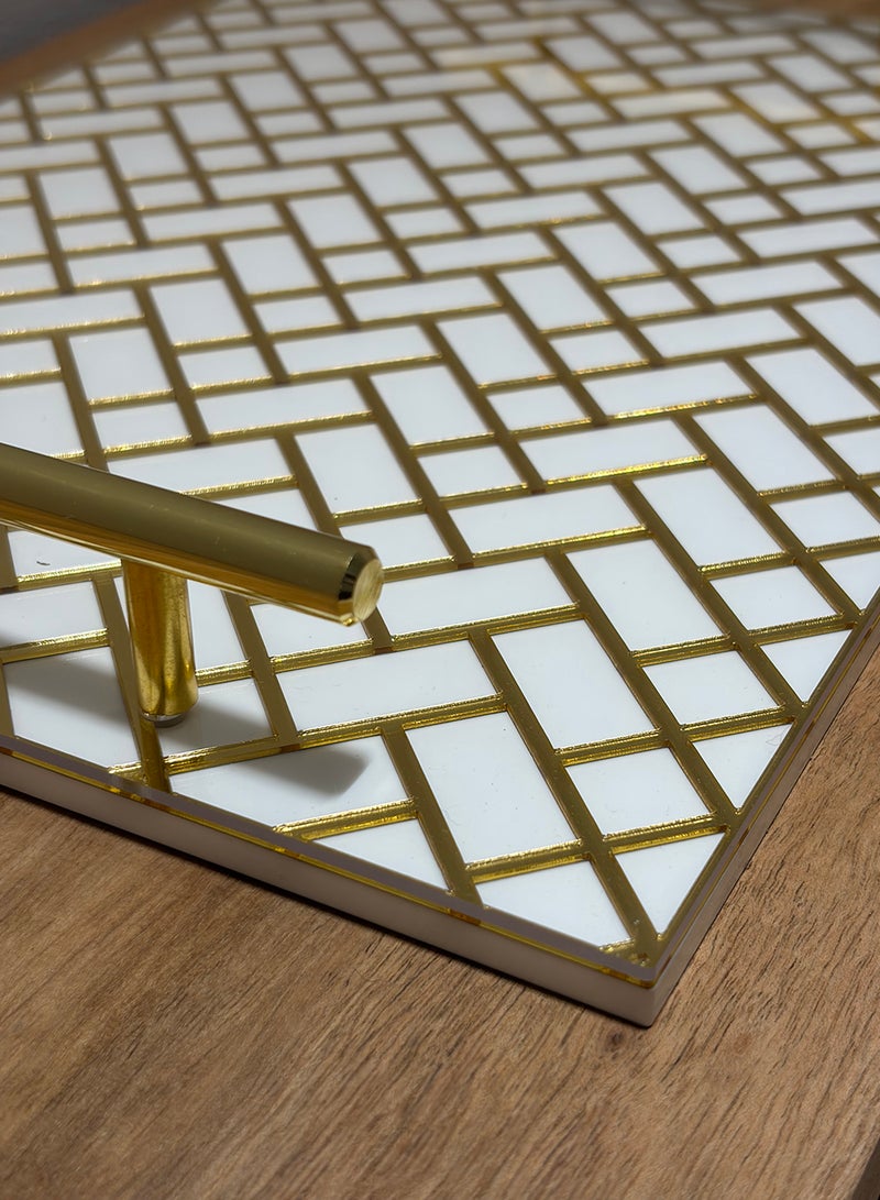 لوحة صينية تقديم من الأكريليك بتصميم مزخرف ومقابض معدنية ذهبية اللون - Image 3