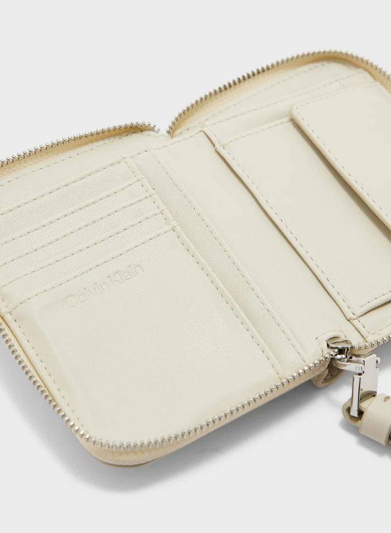 CALVIN KLEIN Gracie Medium Zip Around Wallet