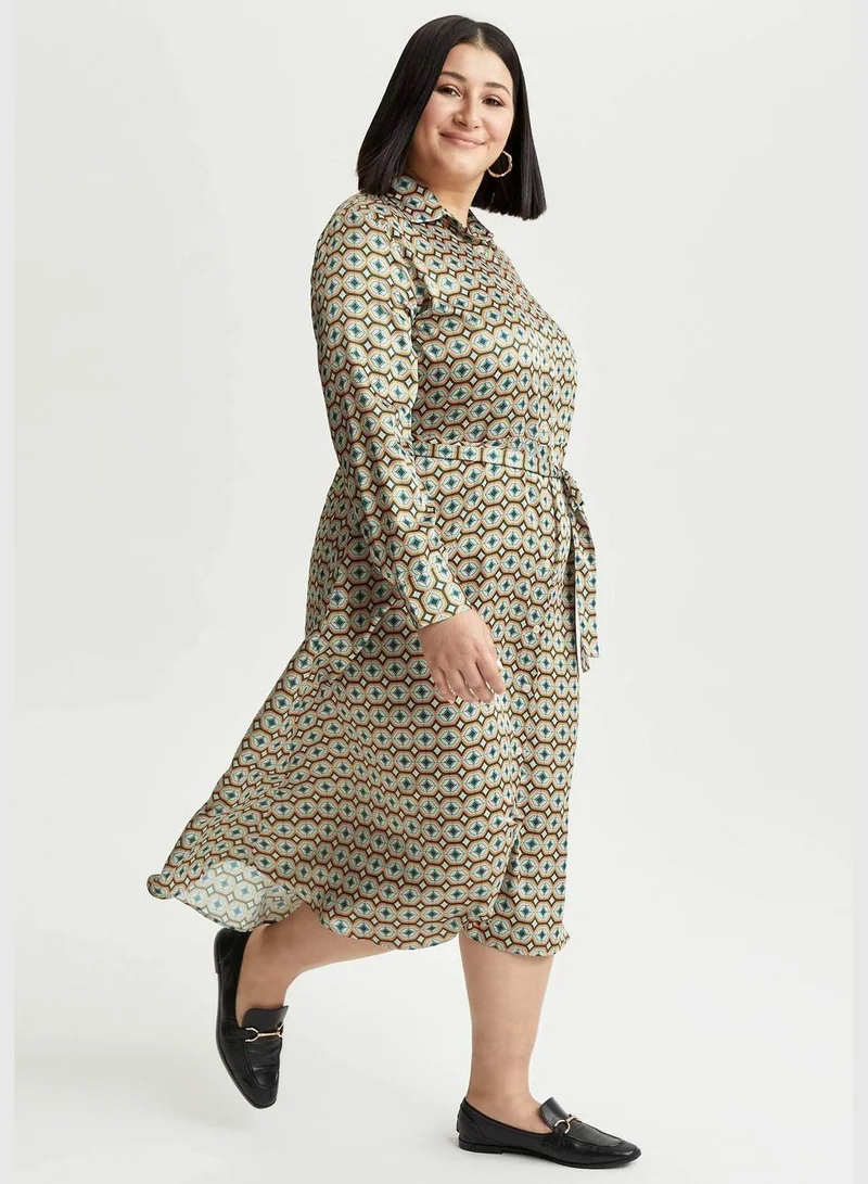 ديفاكتو فستان ساتان بطباعة عرقية