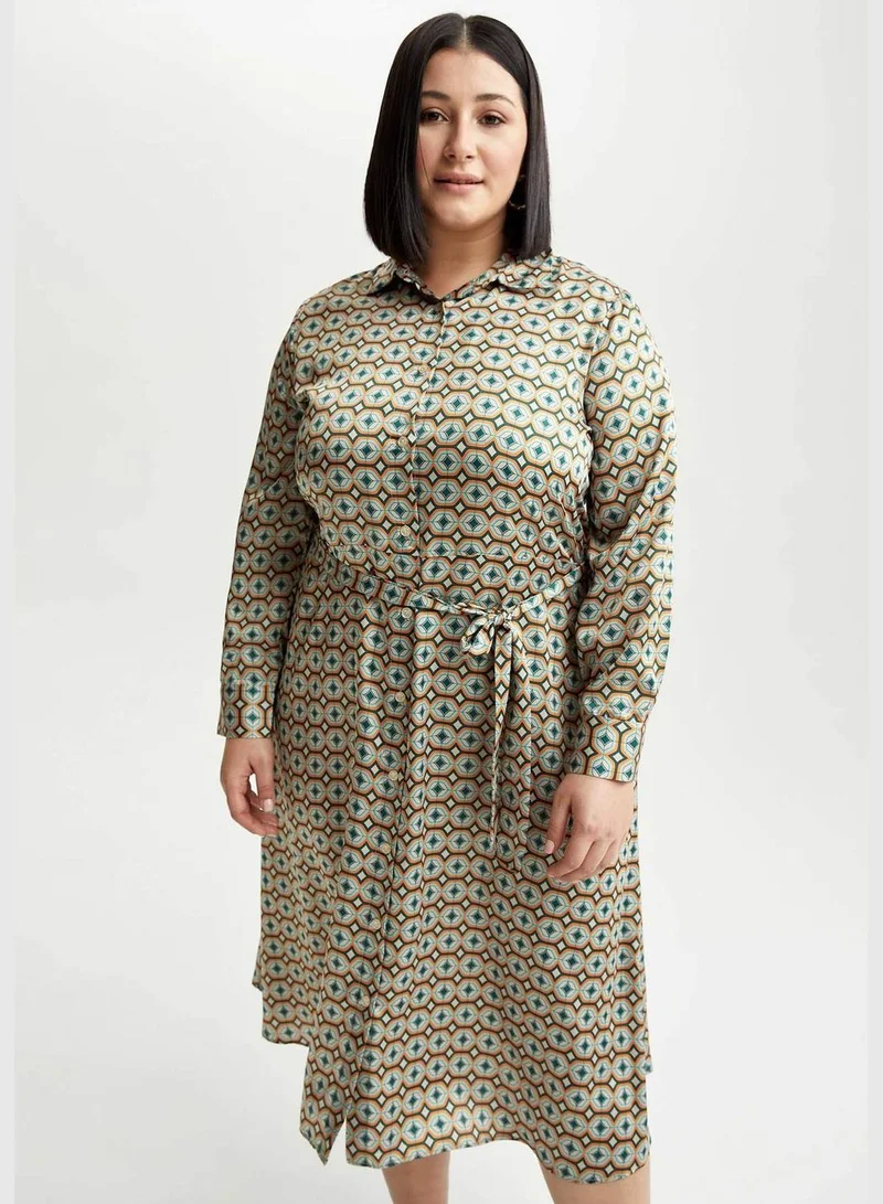 ديفاكتو فستان ساتان بطباعة عرقية