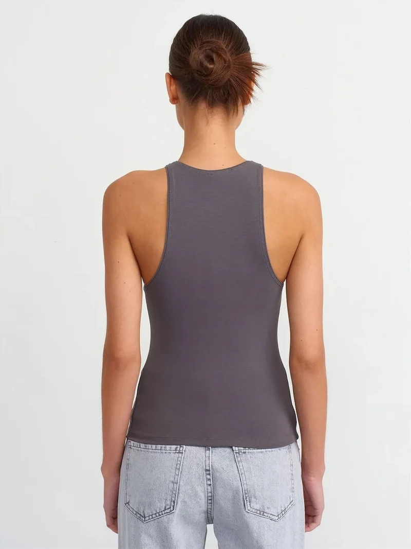 ديلفين DILVIN Slim-fit Halter-neck Knit Blouse