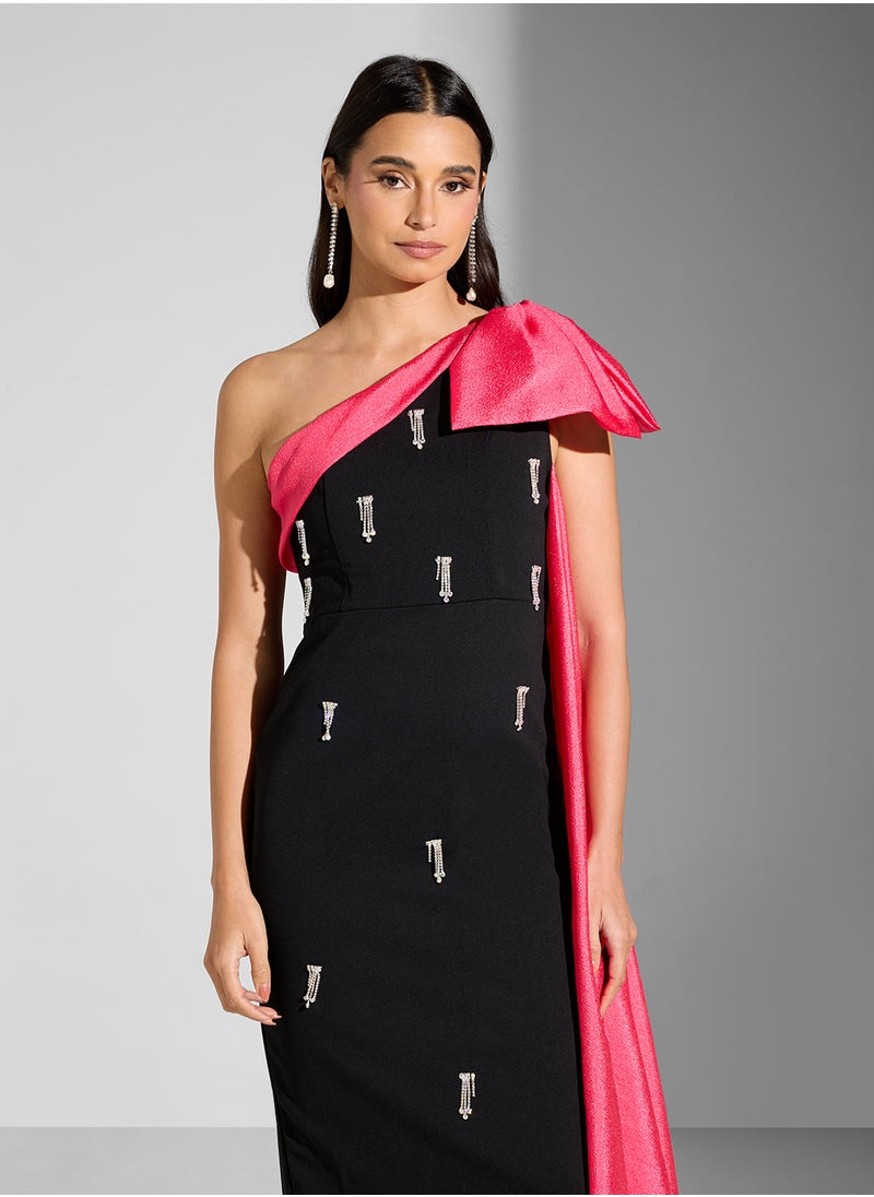 Namshi x Contrast Toned Embellished One Shoulder Deess  - Image 3