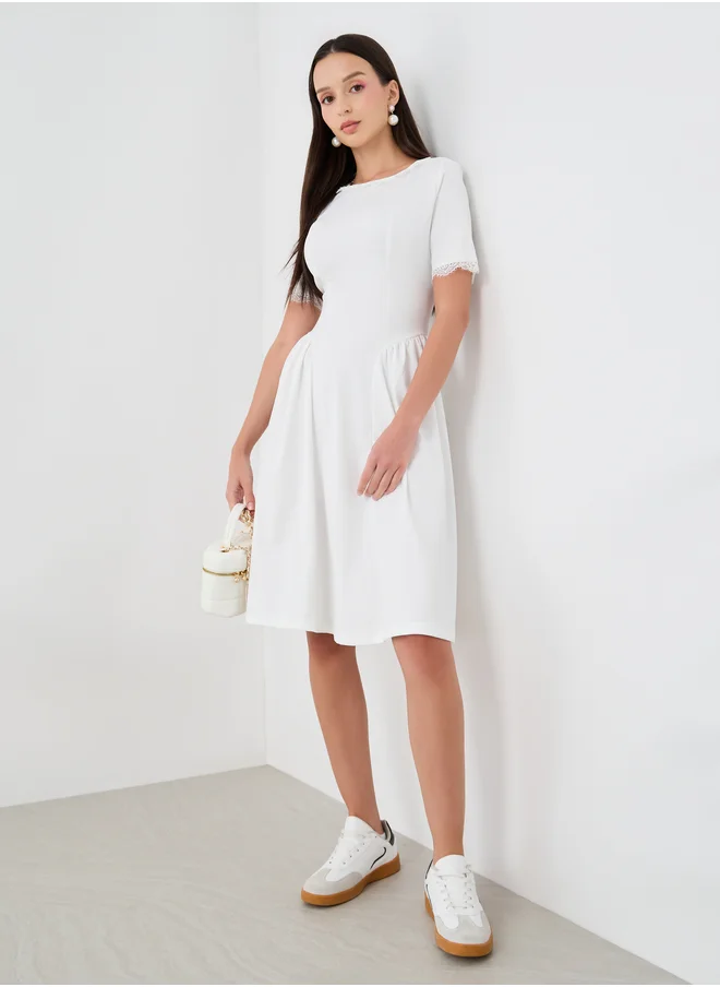 ستايلي Solid Lace Detail Short Sleeve A-Line Knee-Length Dress