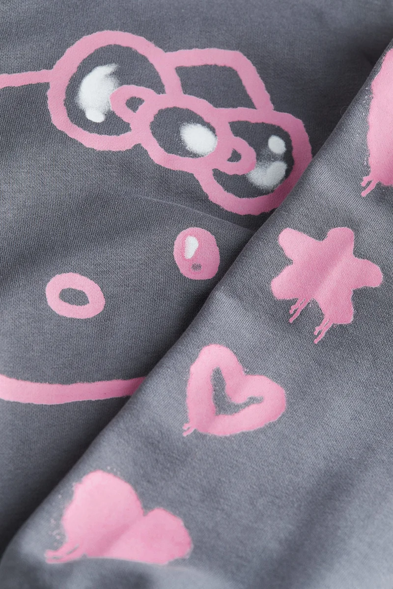 اتش اند ام هودي فضفاض