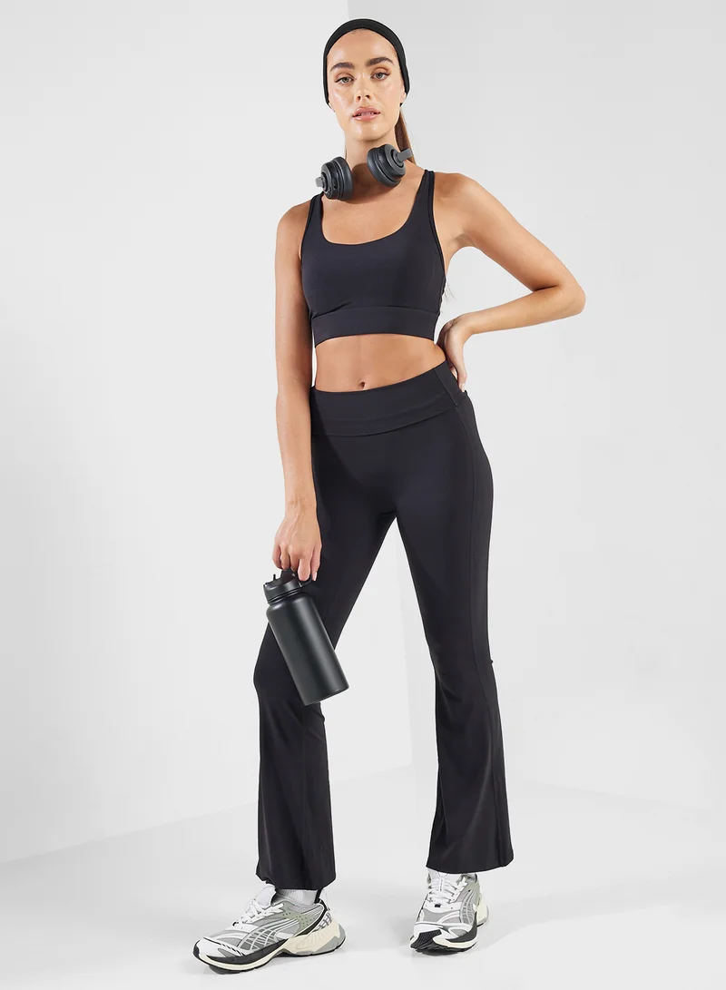 FRWD Medium Coverage Back Cutout Detail Sports Bra With Clasp