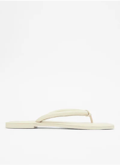 VERO MODA Tong Sandals