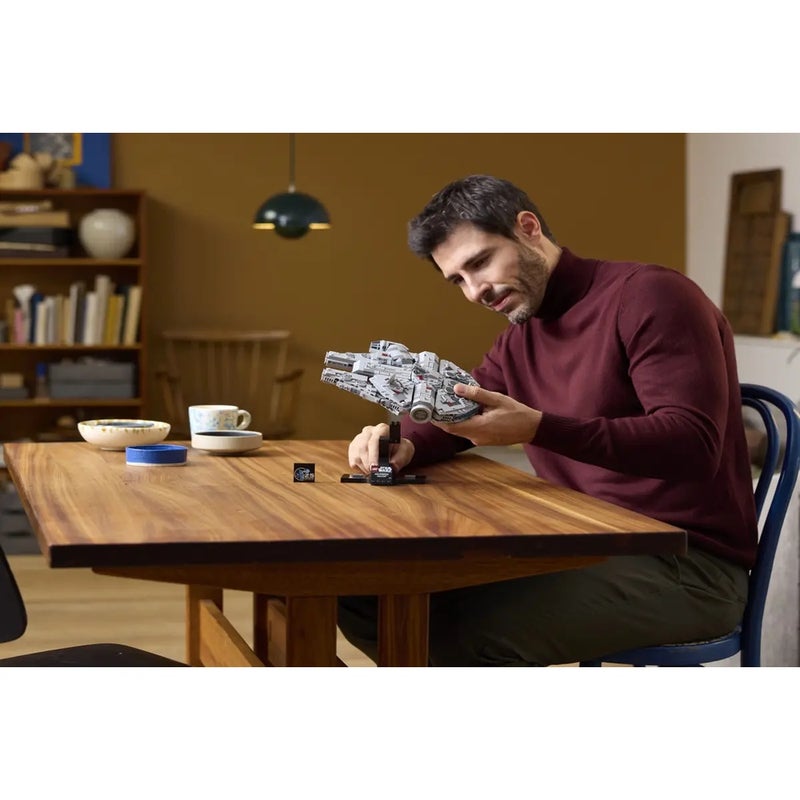 LEGO - Star Wars Millennium Falcon 921 Pieces - 75375 - Image 5