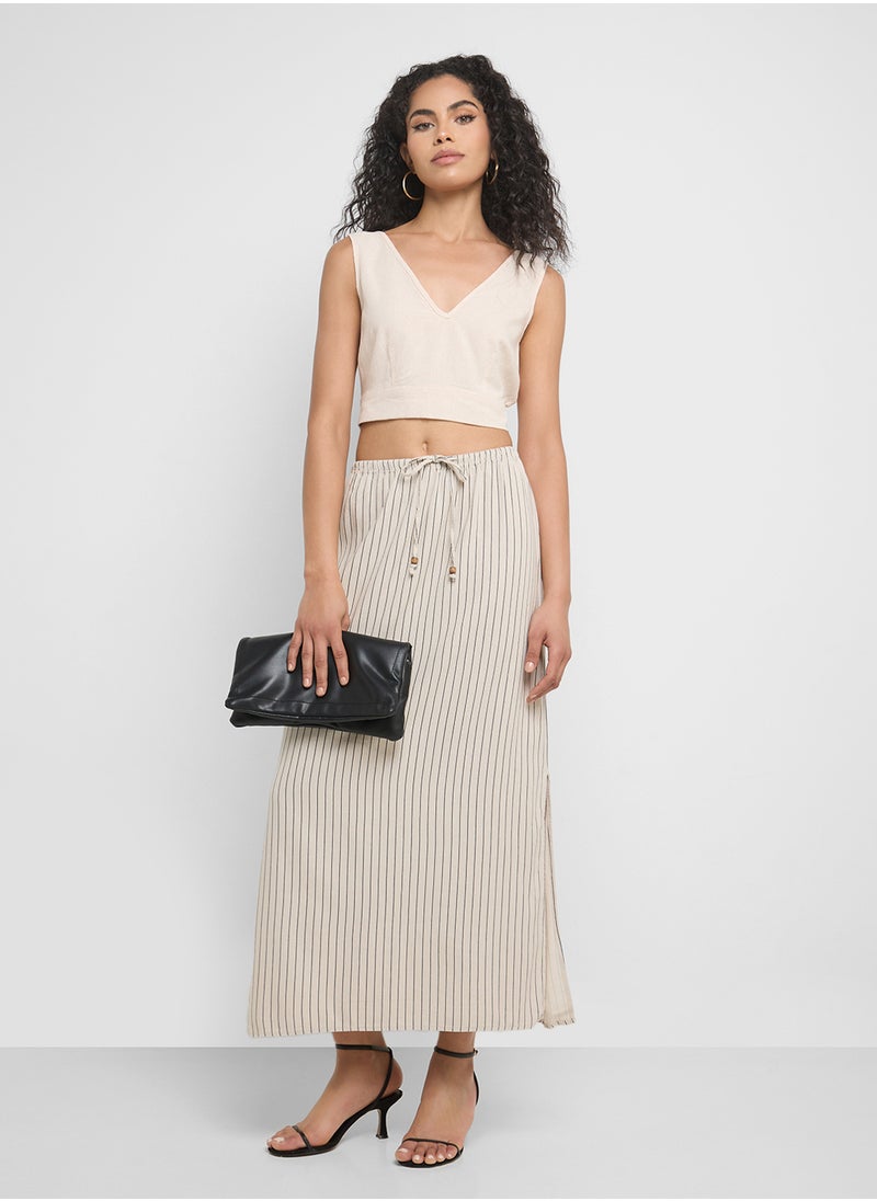VERO MODA - V-Neck Cropped Top - Image 1