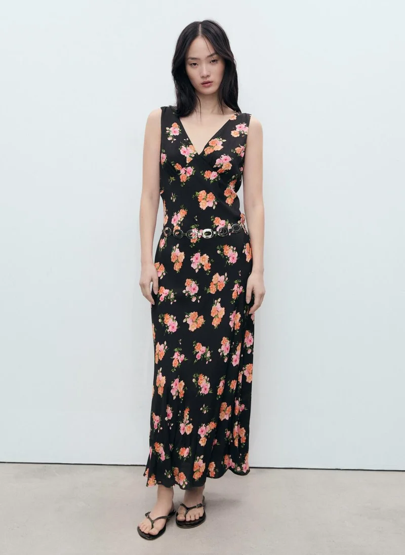 مانجو Printed V-Neck Sleeveless Maxi Dress