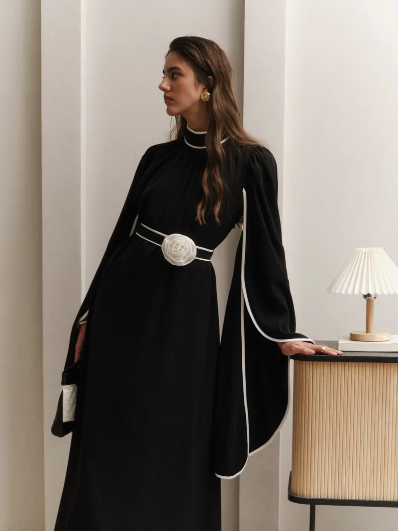Lichi Maxi dress with contrasting edging and waistband flower