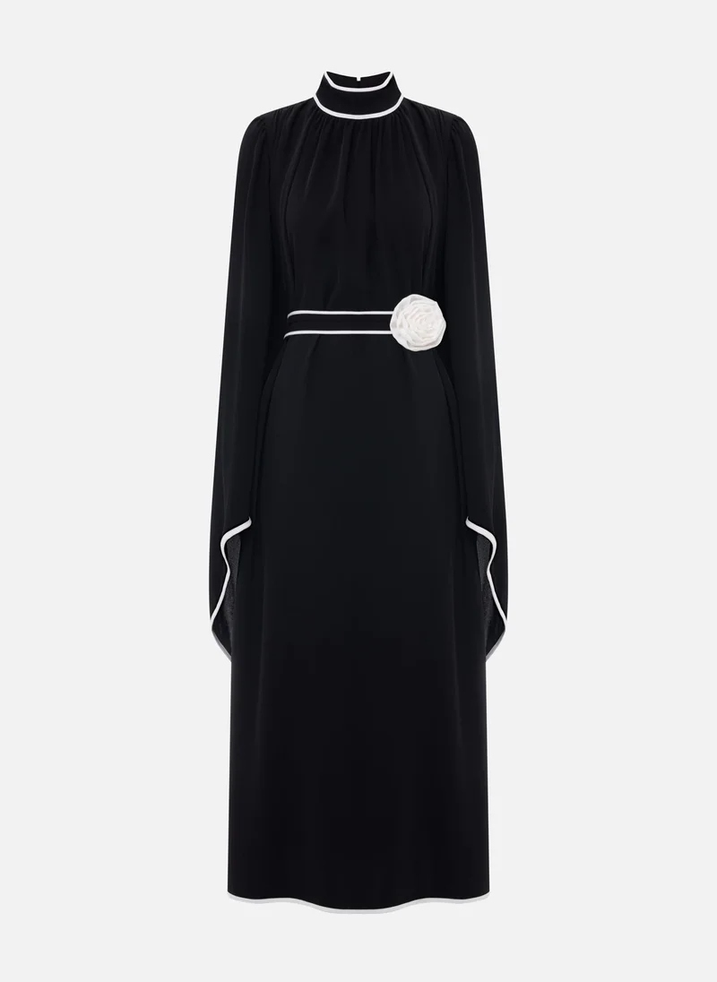 Lichi Maxi dress with contrasting edging and waistband flower