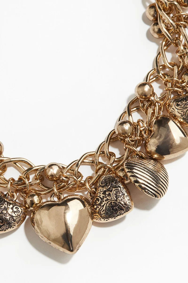 اتش اند ام قلادة بسلسلة وحلية على شكل قلب