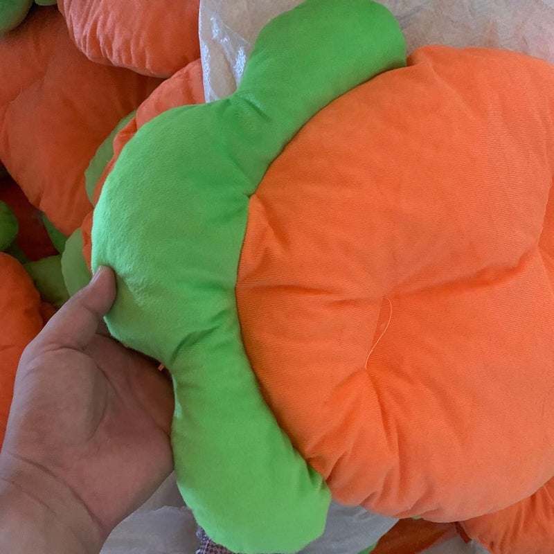 Dog Bed Puppy Thicken Carrot Shaped Furry Cover Sofa for Small Pet Creative Design Creative Pet with Furry Cover Soft Nest - Image 5