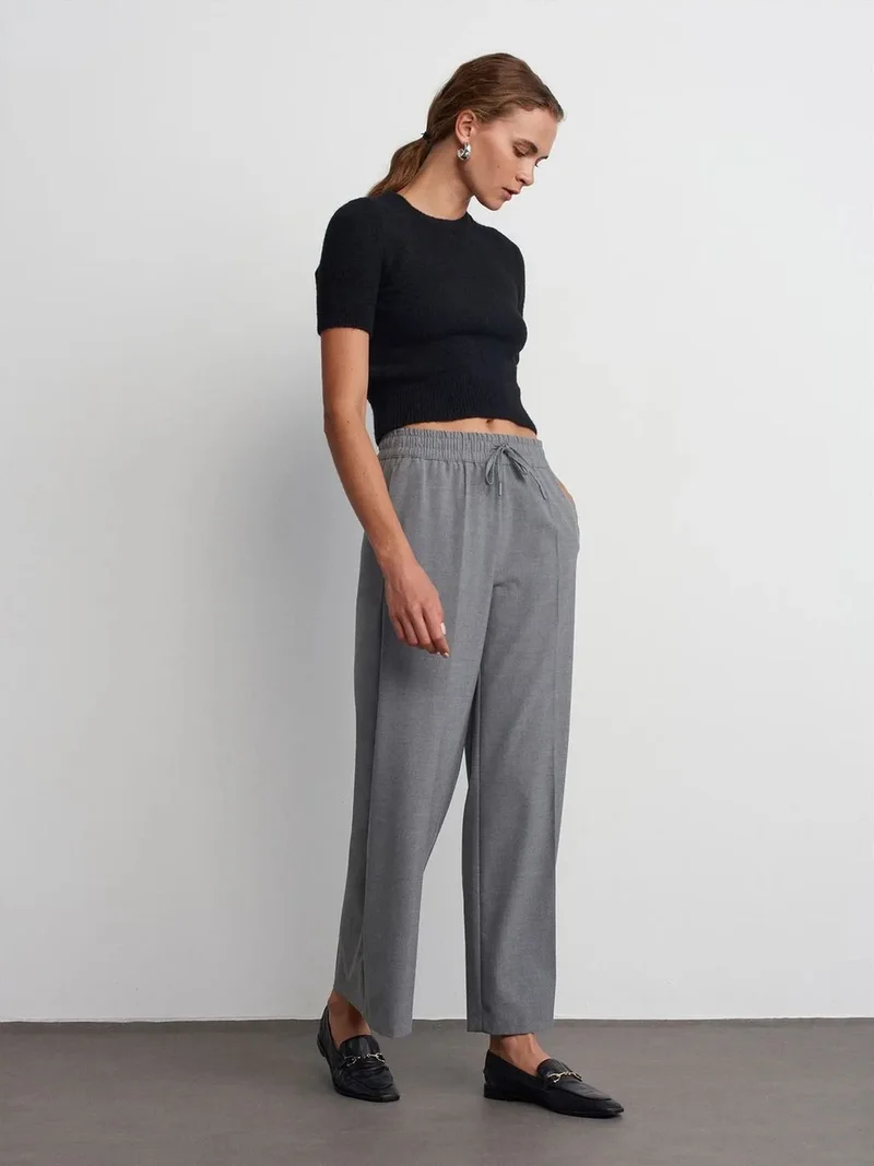 ديلفين Dilvin Wide-Leg Crepe Trousers With Drawstring Waist