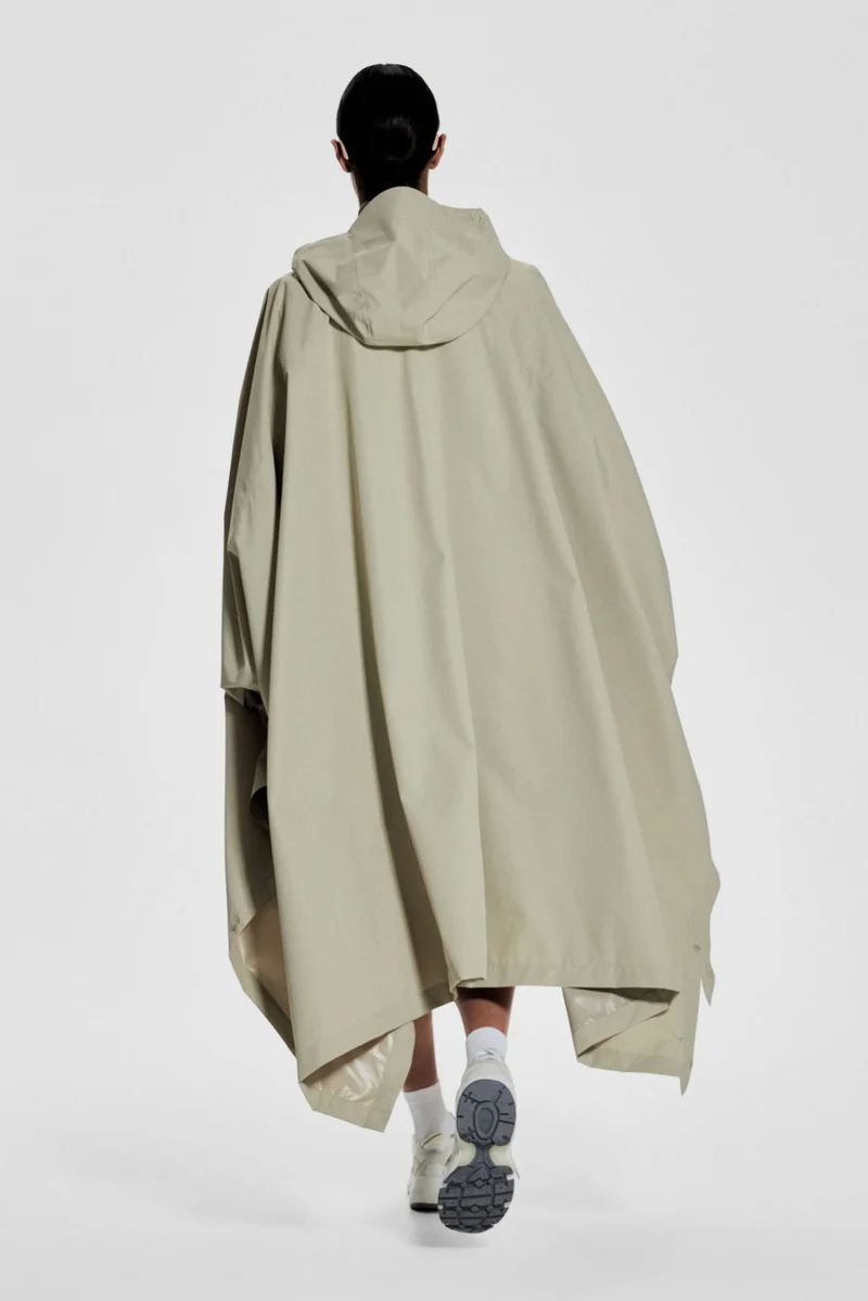 اتش اند ام جاكيت مقاوم للمطر من نسيج ستورم موف