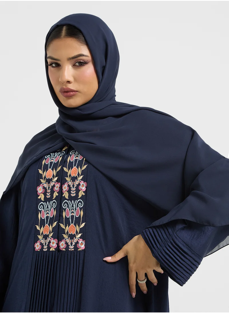 hayas closet Embroidered V-Neck Flared Sleeve Abaya