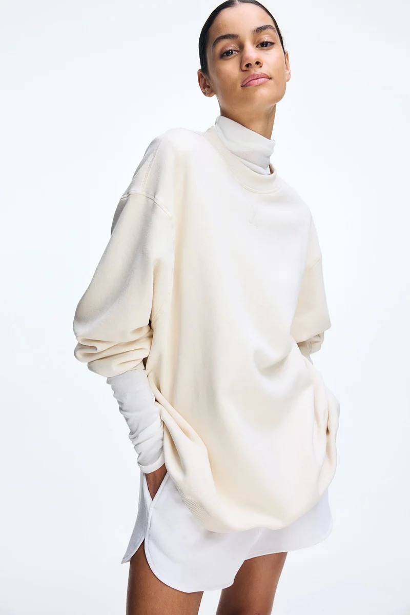 اتش اند ام بلوزة رياضية بقصّة فضفاضة