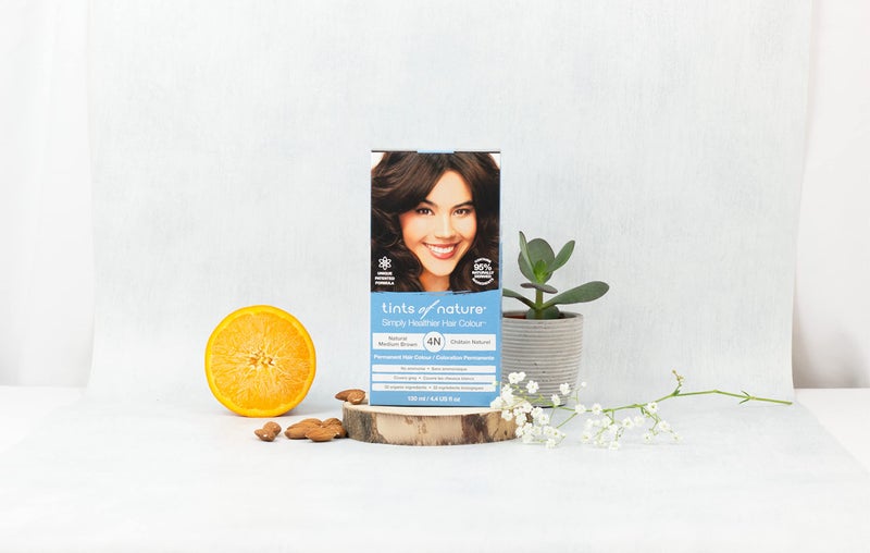 tints of nature تنتس أوف ناتشر 4N بني متوسط طبيعي صبغة شعر دائمة، تغذي الشعر وتغطي الشيب، خالية من الأمونيا، 4.4 أونصة سائلة - Image 4
