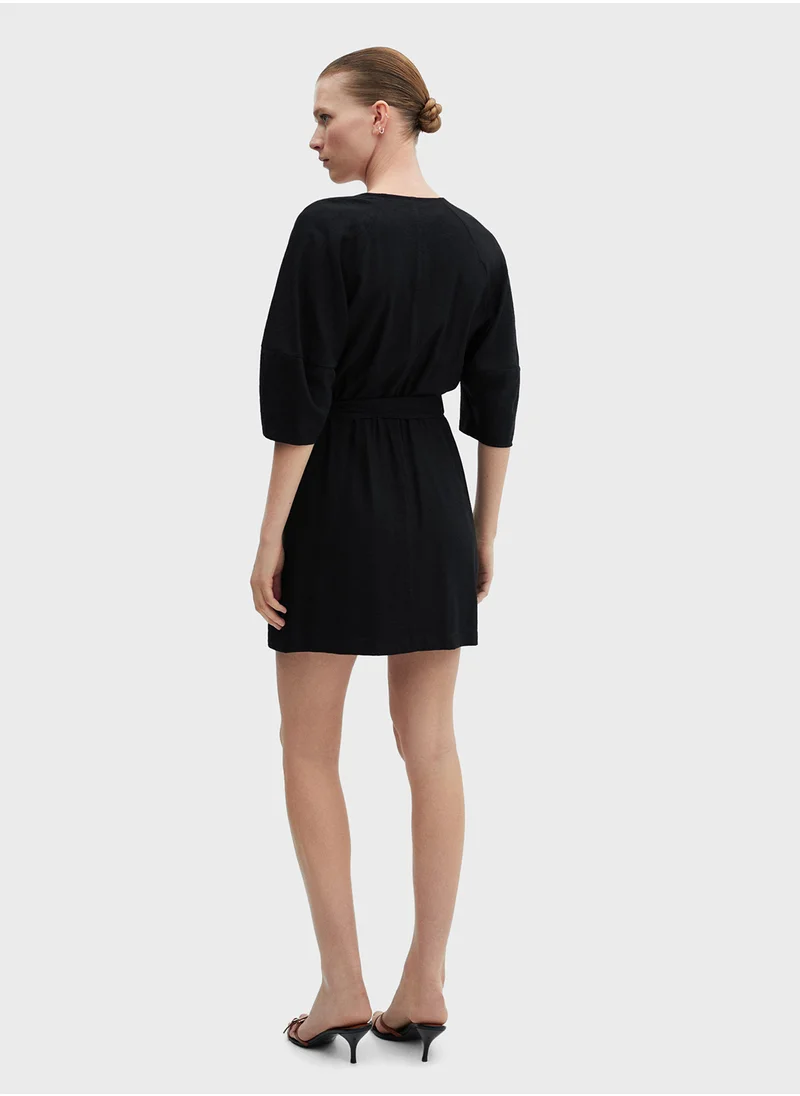 مانجو V-Neck Wrap Dress