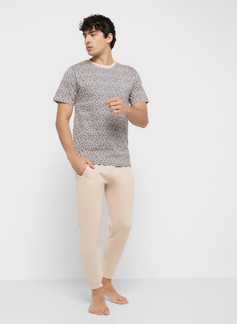 سفنتي فايف بنطلون جوجر بطبعة كاملة - Image 1