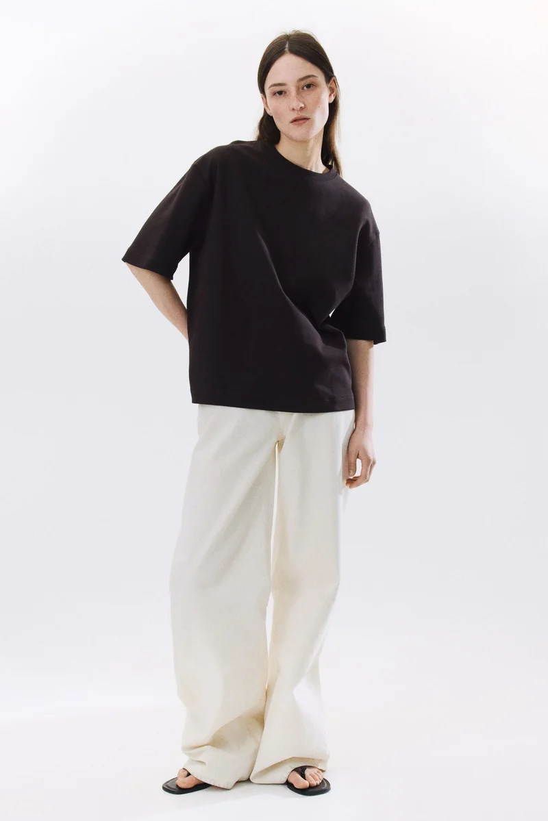 اتش اند ام تي-شيرت بتصميم بوكسي متداخل