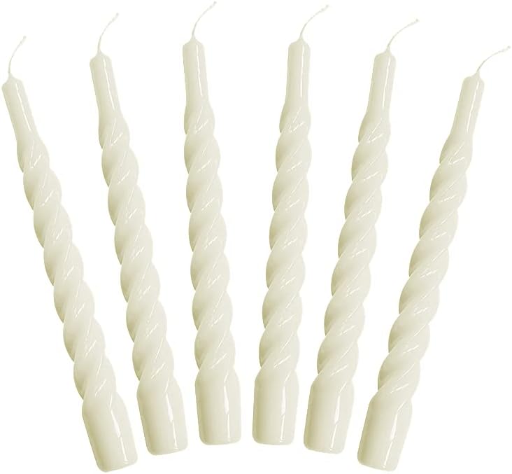 شموع “Candles with a Twist®”， مصنوعة في إيطاليا، متوفرة بـ 25 لونًا، شموع للعشاء، شموع ملتوية تحترق لمدة 5 ساعات، شموع مخروطية الشكل، مطلية، مجموعة هدايا من الشموع بدون رائحة، 6 قطع. الحجم: 2.2 × 21 سم (لون العاج). - Image 1