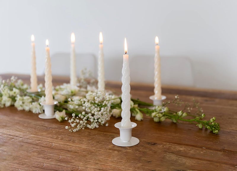 شموع “Candles with a Twist®”， مصنوعة في إيطاليا، متوفرة بـ 25 لونًا، شموع للعشاء، شموع ملتوية تحترق لمدة 5 ساعات، شموع مخروطية الشكل، مطلية، مجموعة هدايا من الشموع بدون رائحة، 6 قطع. الحجم: 2.2 × 21 سم (لون العاج). - Image 3