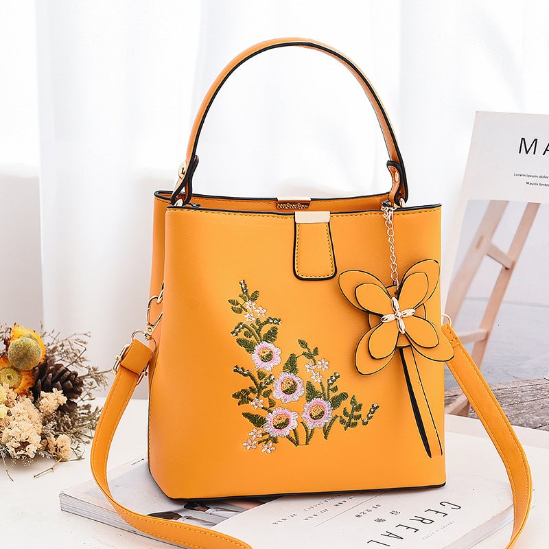 Embroidered New Fashion Handbag Middle-Aged Mother Simple Retro Shoulder Crossbody Bag Women'S Bag Shoulder Bag - Image 1
