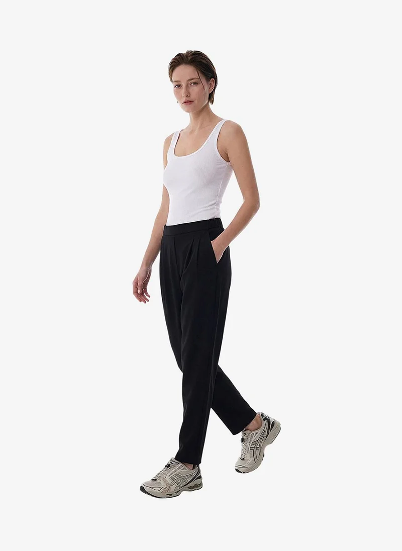 بنتي Women Seamless Square Neck White Top