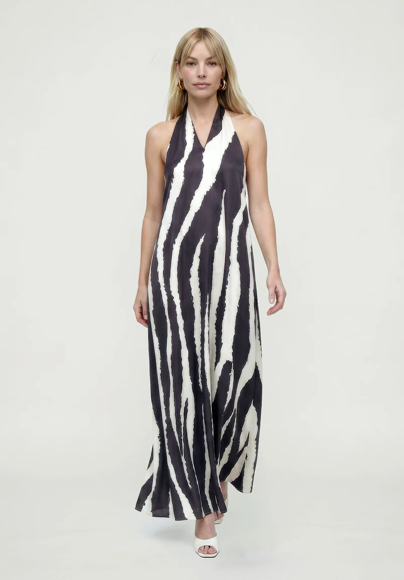 ليلي وليونيل Belle Zebra Print Maxi Dress in Black and White