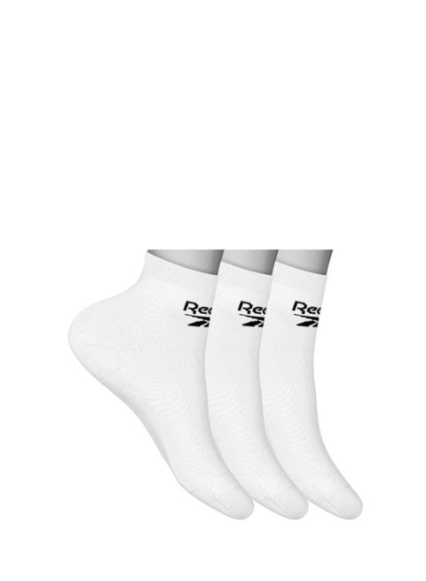 ثلاث جوارب للكاحل