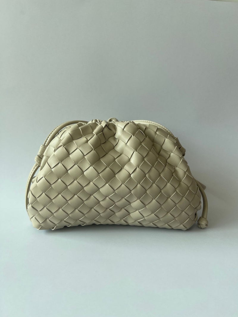 A Large Number Of Spot Style Pure Handmade Trend Woven Cloud Bag Fashion Trendy Single Shoulder Crossbody Bag For Women - Image 1