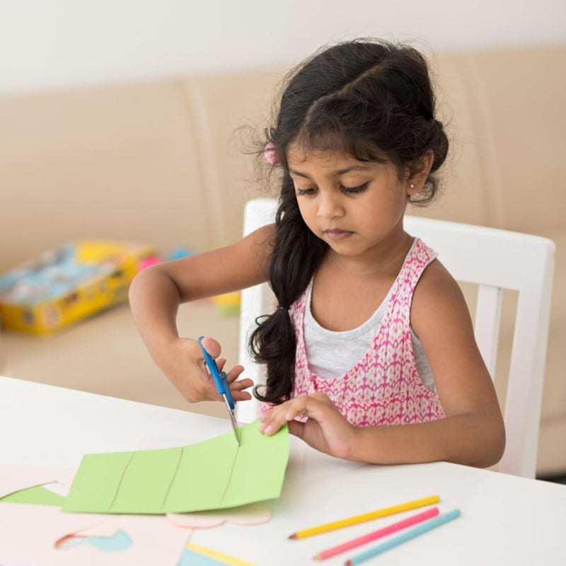 Ultimate Stationery مقص أطفال 5 بوصة مقص أمان 24 قطعة مقص أطفال مقص لليد اليمنى واليسرى مقص بألوان متنوعة مقص للمدارس للأطفال مقص ذو رأس غير حاد - Image 2