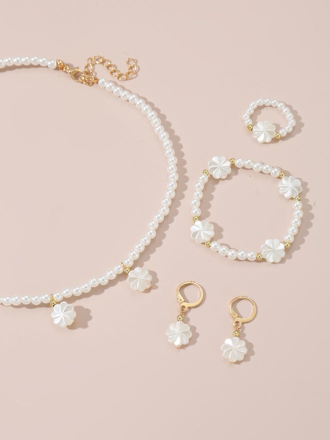 تايك تو طقم قلادة وسوار وأقراط وخاتم بقلادة زهرة ولؤلؤ صناعي من قطعتين  قطع - Image 2