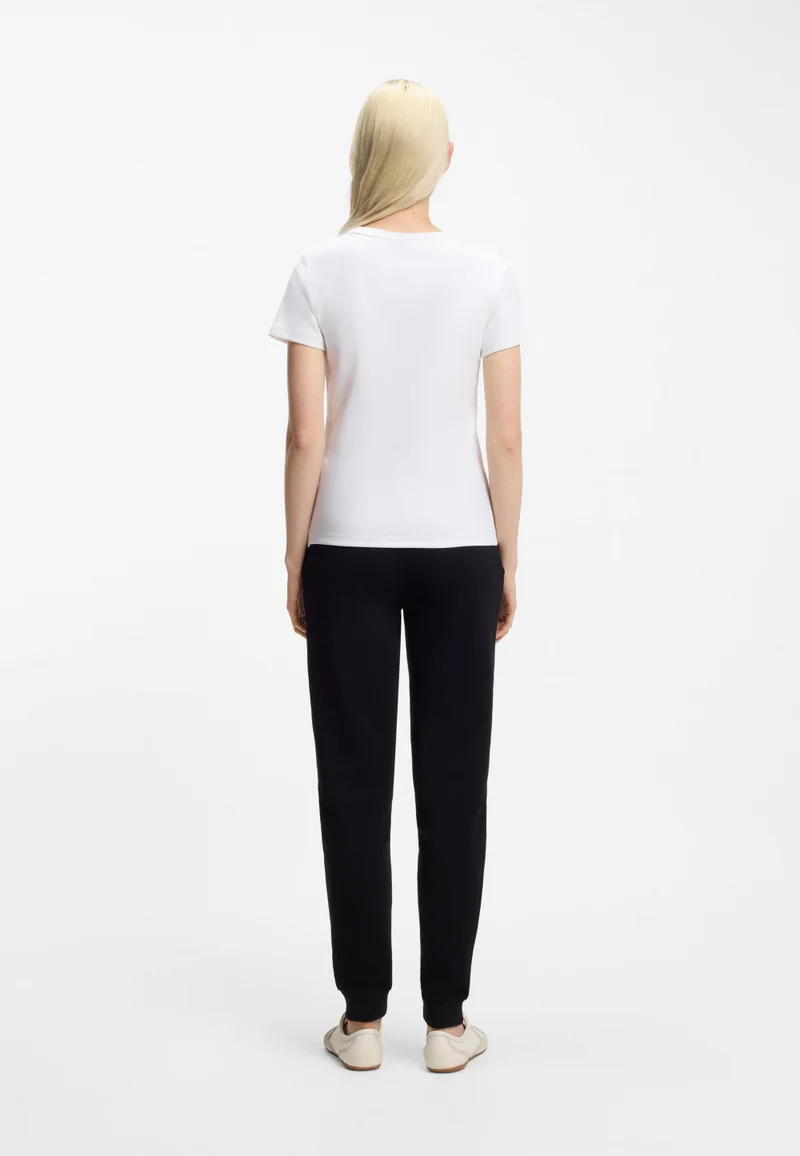 هوجو تيشيرت قطن بمزيج مع شعار مكدس مطرز