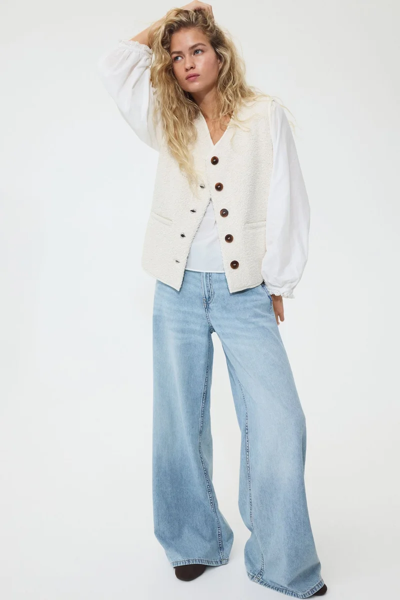 اتش اند ام جينز بقصّة أرجل واسعة وخصر عادي