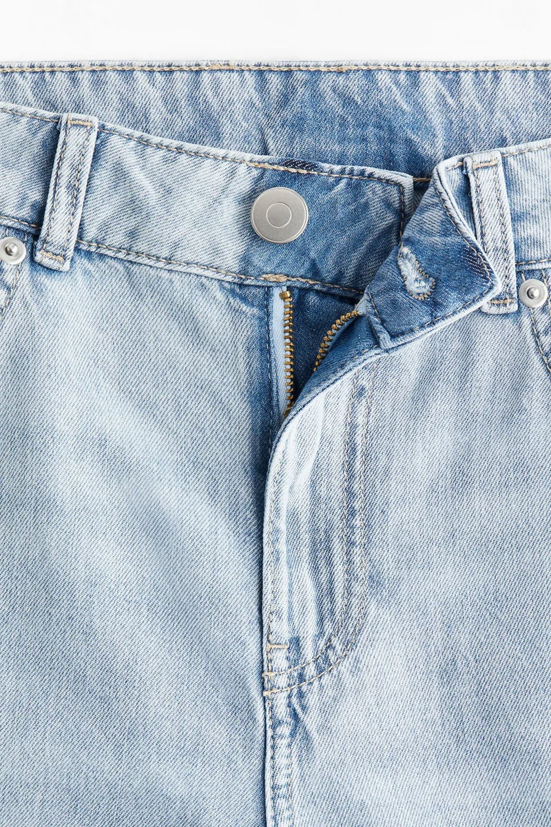 اتش اند ام جينز بقصّة أرجل واسعة وخصر عادي