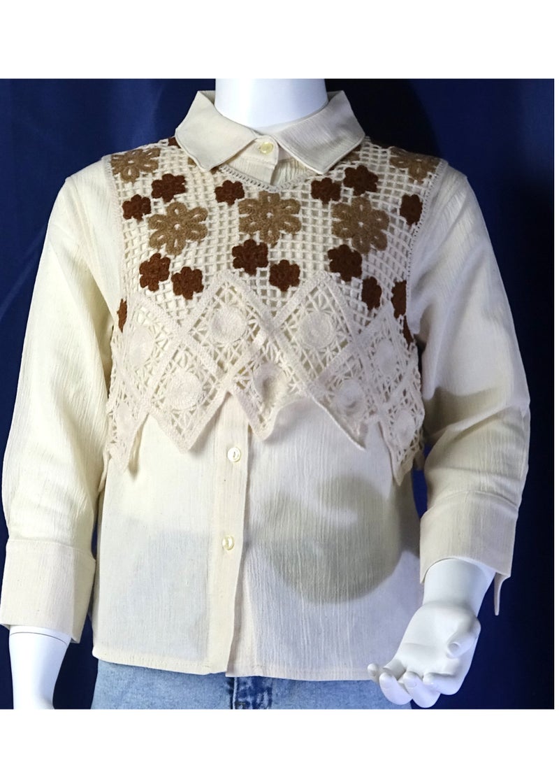 شلــــتر صناعة تركية فاخرة؛ قميص بنات باكمام طويلة مع ديكور جميل من مجموعة شلـــتر 35577 - Image 3