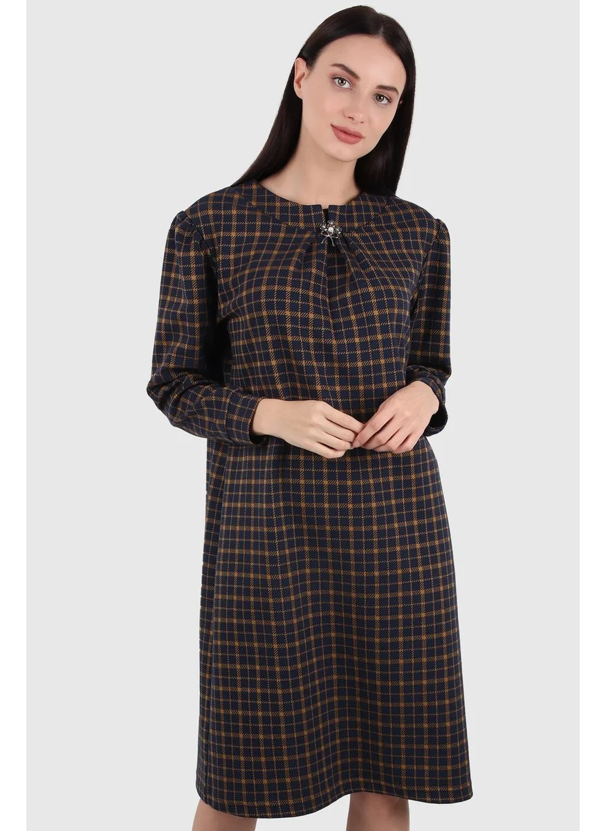 الكسندر جاردي Midi Length Brooch Dress (B20-155406)