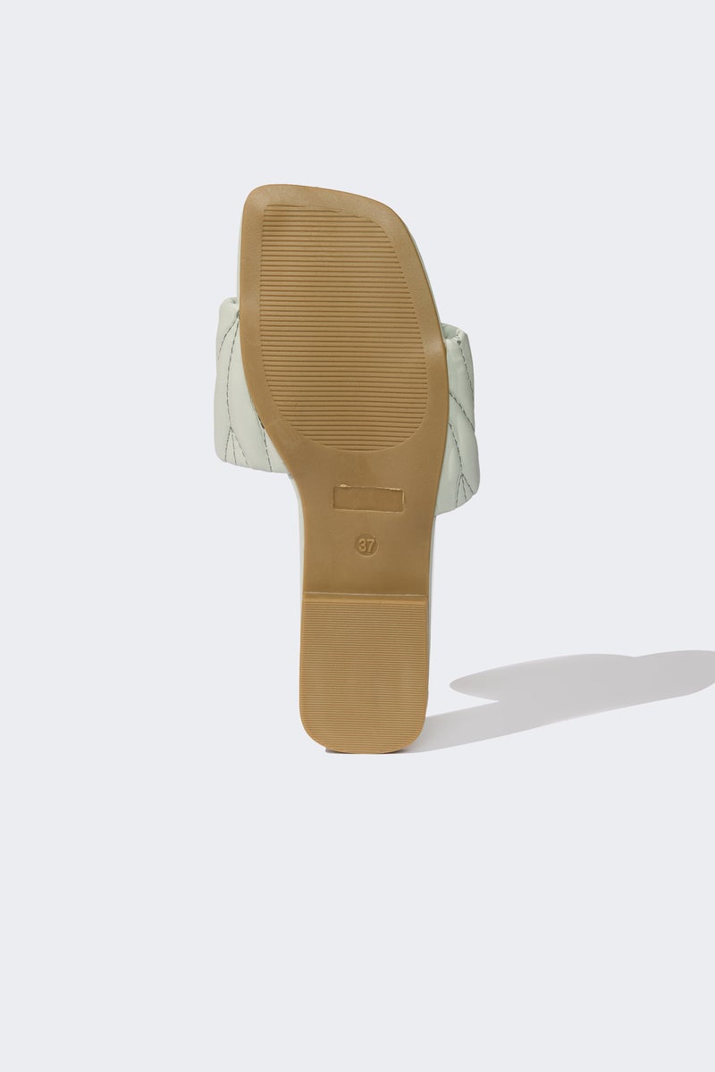 ديفاكتو شبشب حريمي جلد صناعي بكعب مسطح بتفاصيل خياطة - Image 4