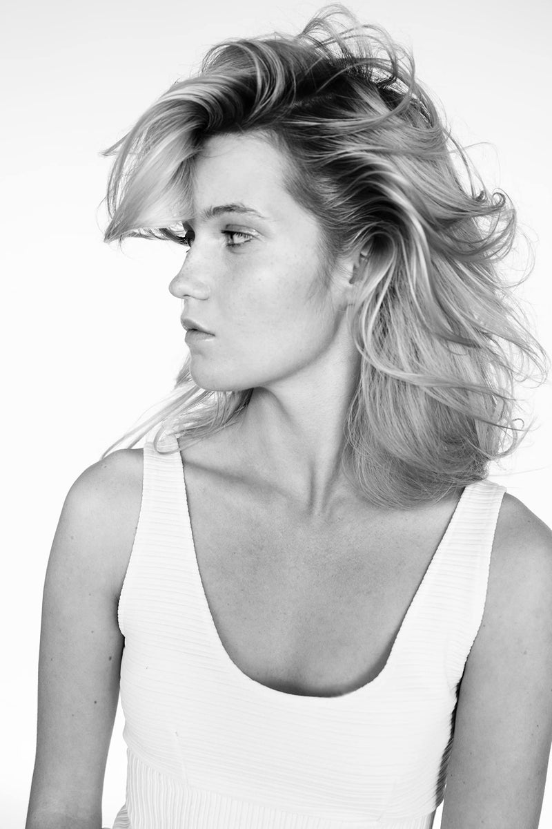 R+Co ر+كو رذاذ تكثيف الشعر دالاس | رذاذ لتكبير الحجم وتحديد الملمس لجميع الأطوال | يضيف حجمًا وملمسًا ولمعانًا | مثالي للتجفيف بالهواء الساخن، مكواة التجعيد ومجموعات الرول | 8.5 أونصة - Image 1