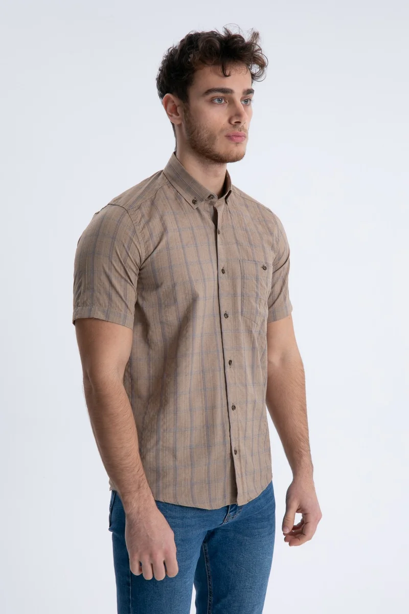 فاريتا Men's Brown Short Sleeved Seersucker Checkered Shirt with Pocket