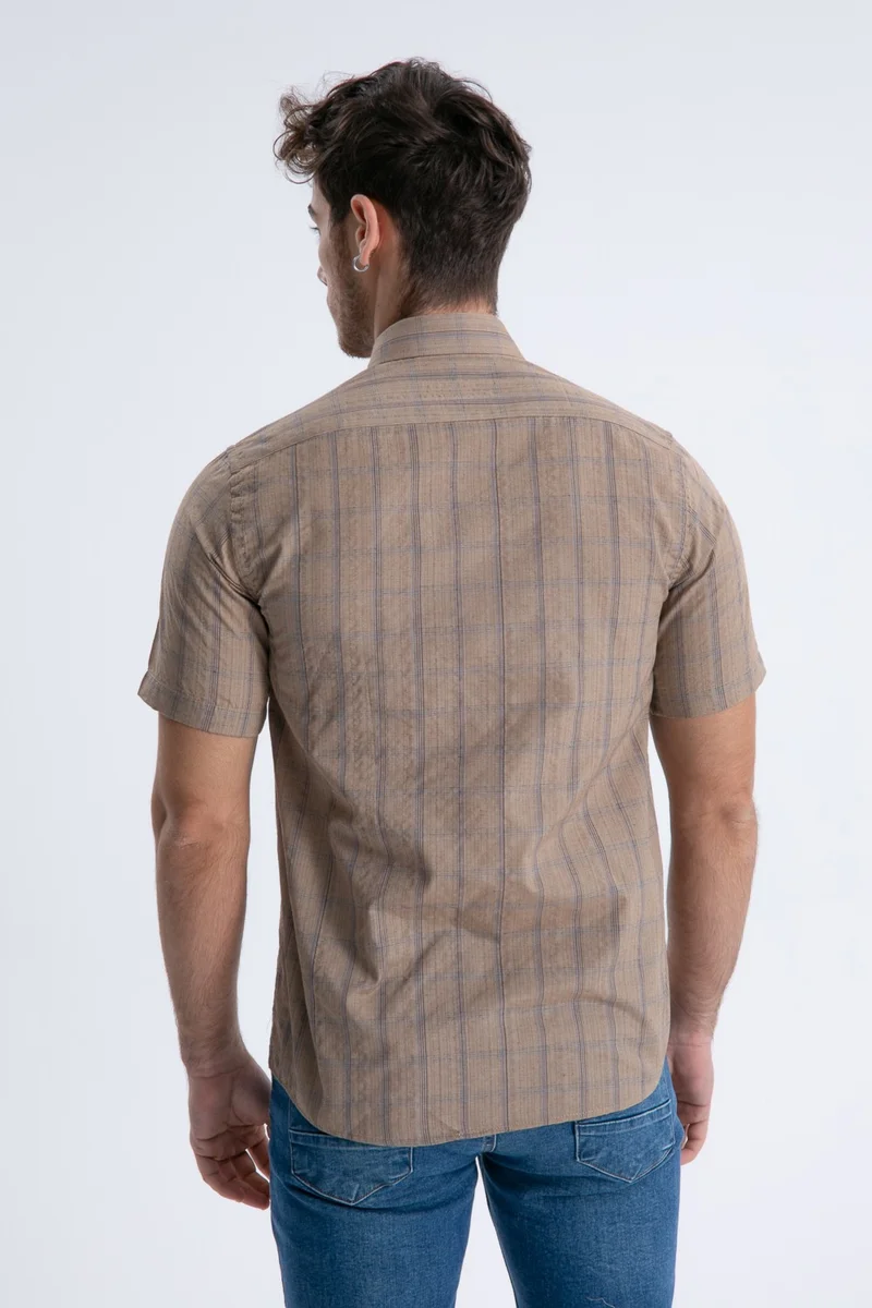 فاريتا Men's Brown Short Sleeved Seersucker Checkered Shirt with Pocket