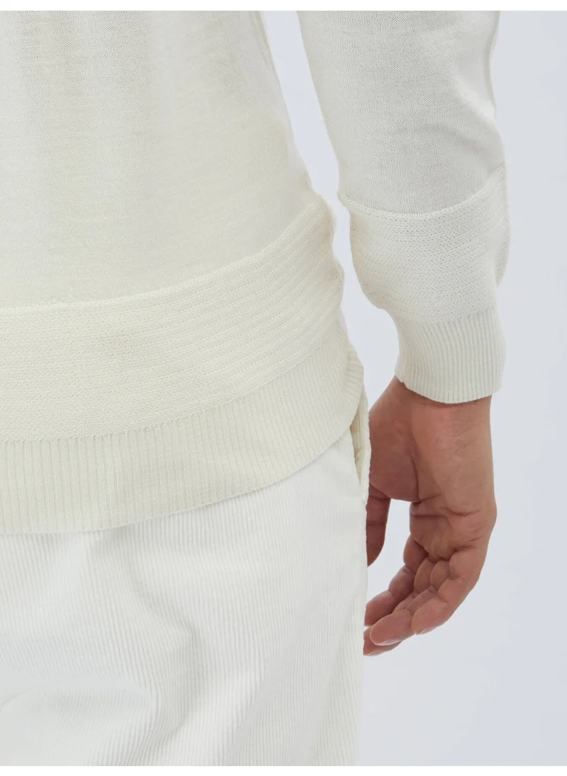 كيب Ecru Full Turtleneck Wool Blend Sweater
