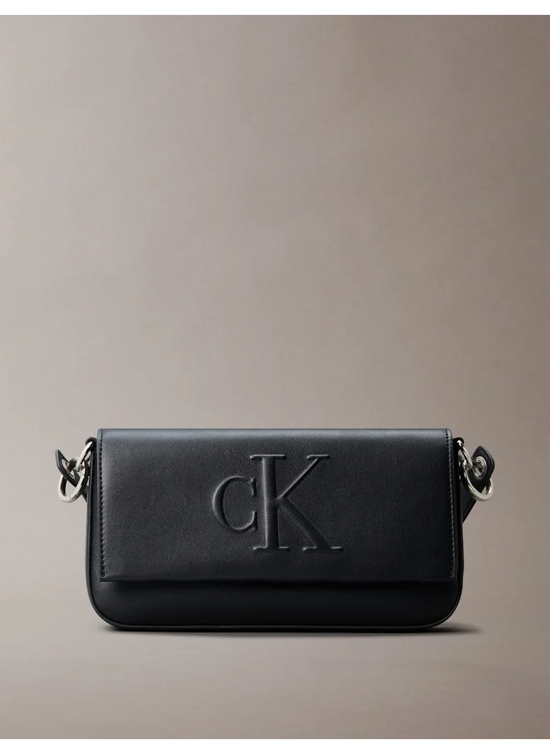 Calvin Klein Jeans Logo Detailed Shoulder Bag