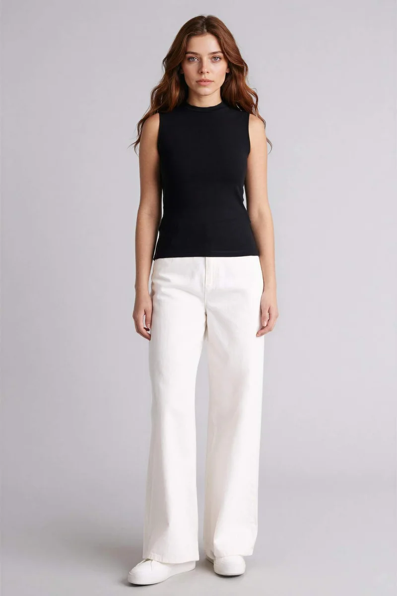 ديفاكتو Crew Neck Sleeveless Blouse